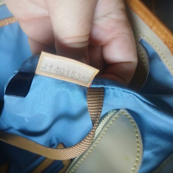 TLC -- Dooney & Bourke light brown patent leather shoulder bag - Picture 8 of 8